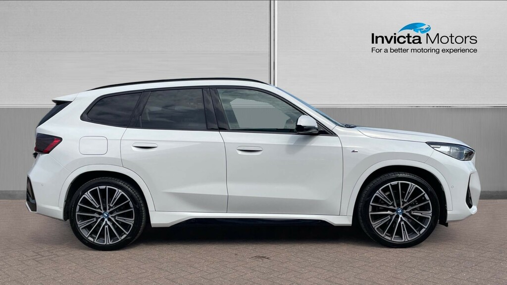 BMW iX1 M Sport White #2