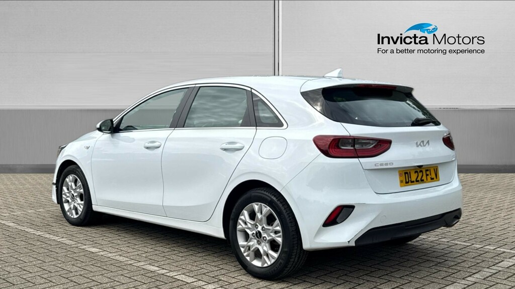 Kia Ceed 2 White #5