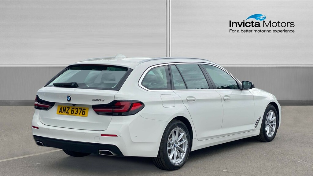 BMW 5 Series Mht Se White #3