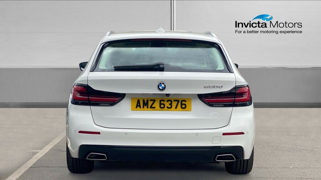 BMW 5 Series Mht Se White #4