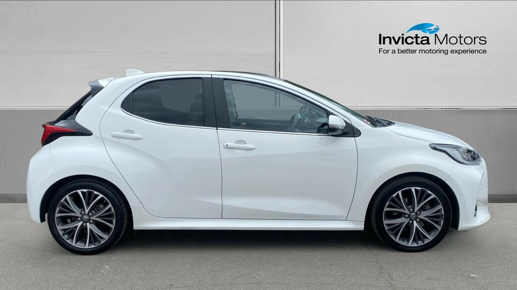 Toyota Yaris Excel EO72LKC White #2