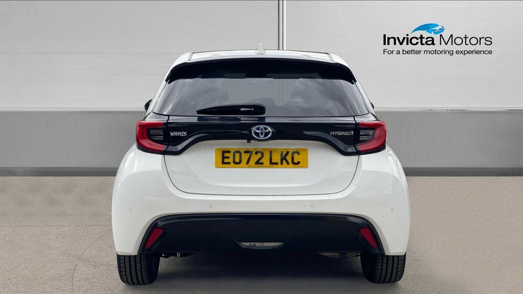 Toyota Yaris Excel EO72LKC White #4