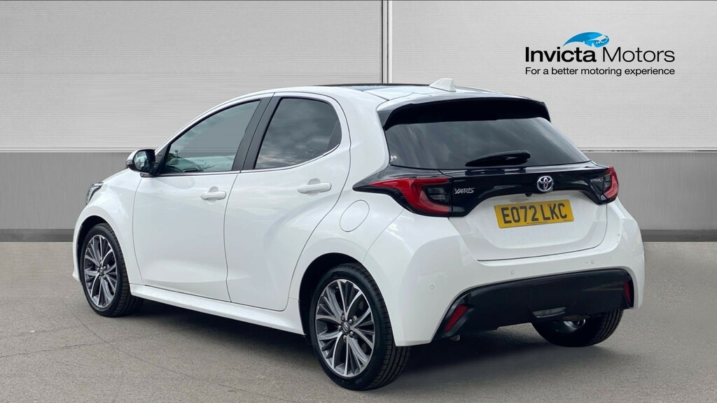 Toyota Yaris Excel EO72LKC White #5