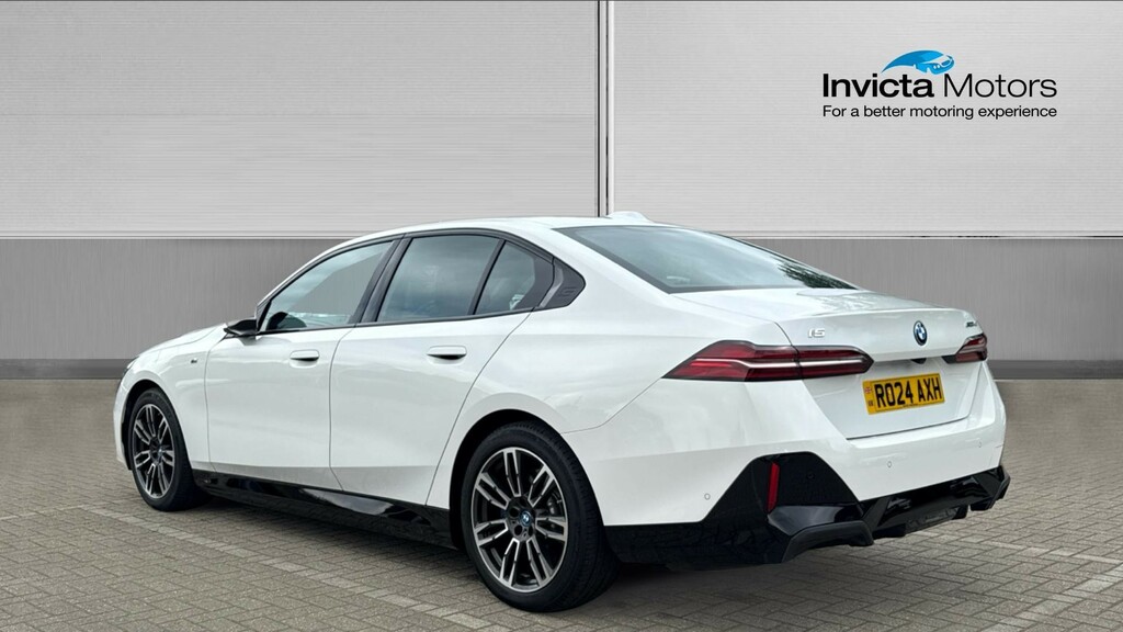 BMW i5 M Sport Pro 84Kwh RO24AXH White #5