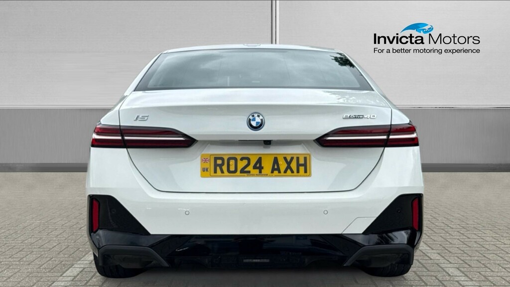 BMW i5 M Sport Pro 84Kwh RO24AXH White #4