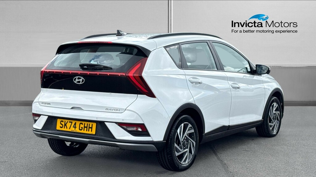 Hyundai Bayon Advance White #3