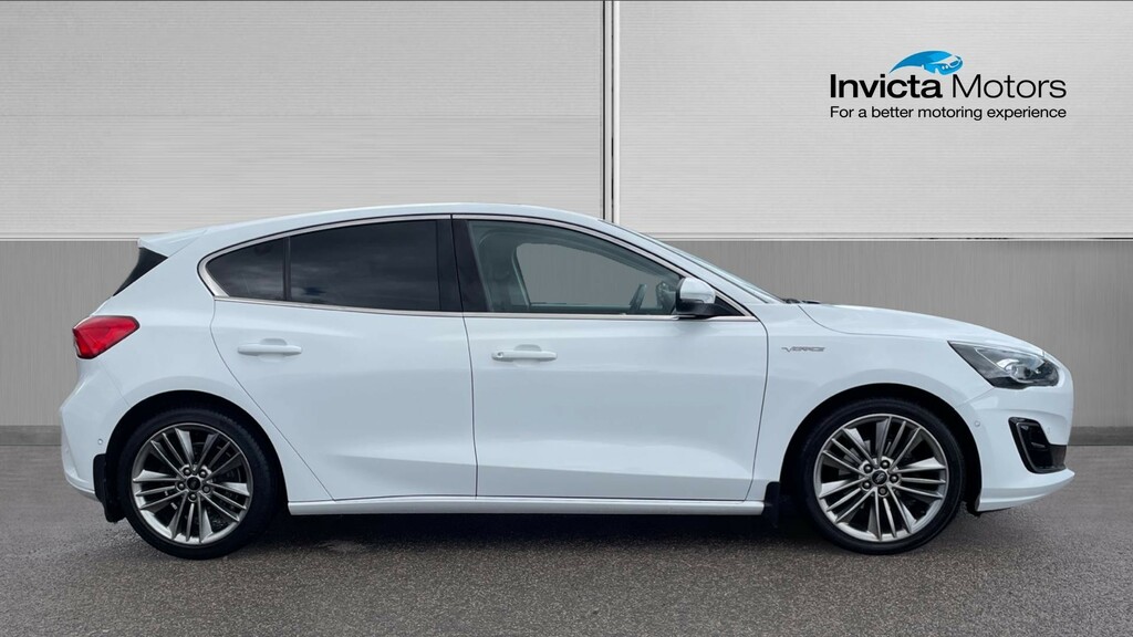 Ford Focus Vignale YR70XCA White #2