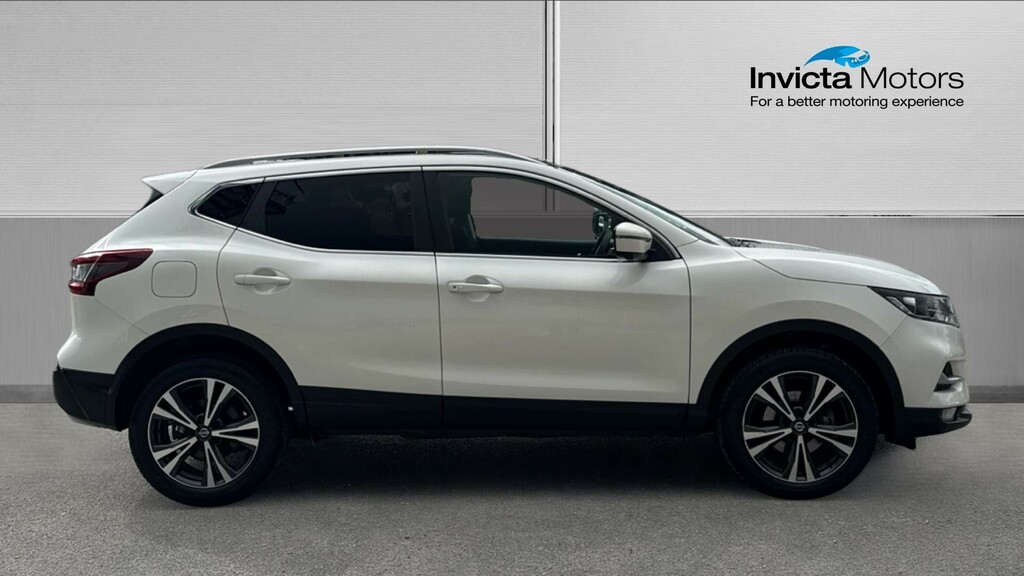 Nissan Qashqai N-connecta PK21BVD White #2