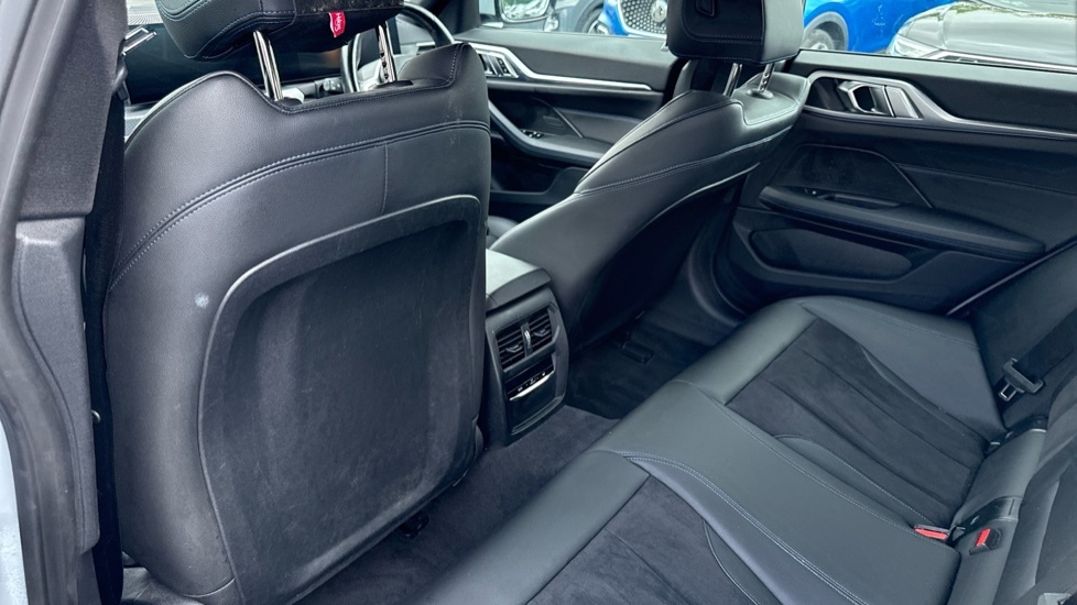 BMW i4 40 M Sport Grey #14