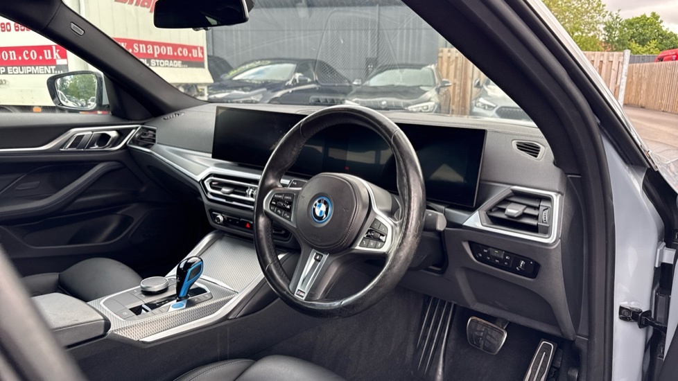 BMW i4 40 M Sport Grey #9