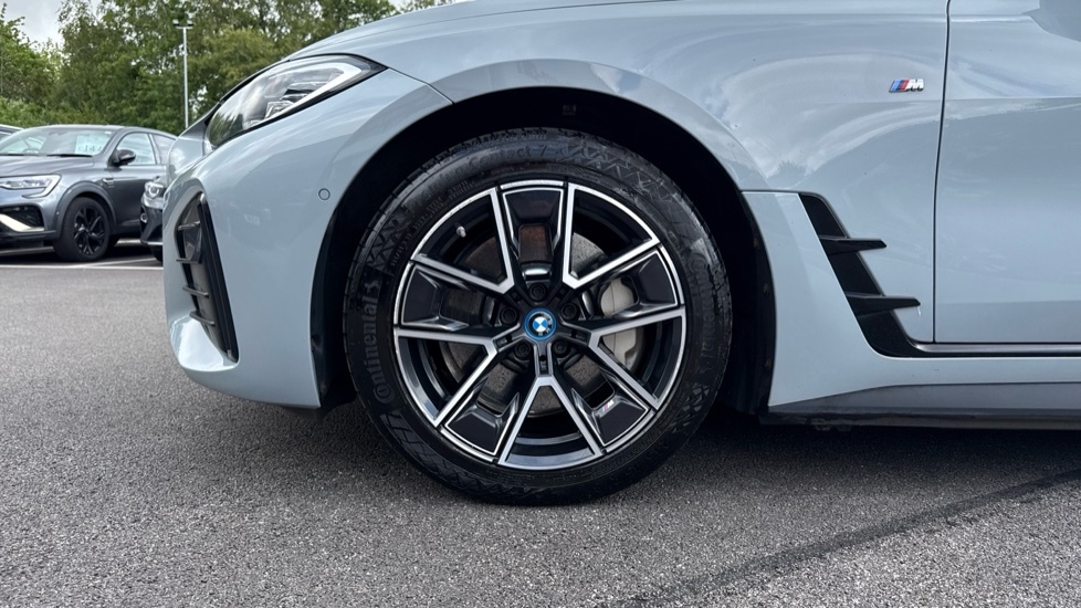 BMW i4 40 M Sport Grey #17