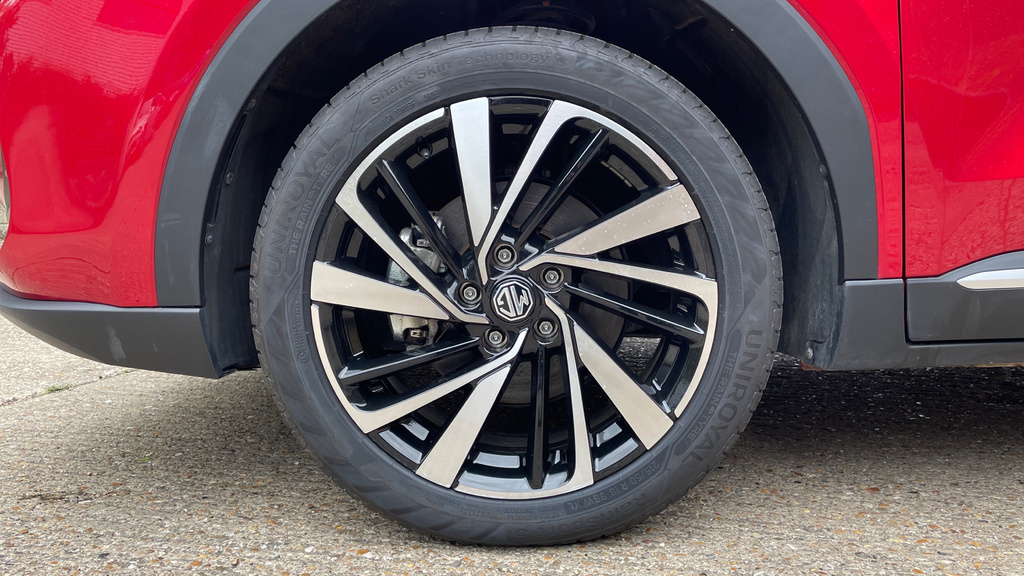 MG ZS Trophy Red #17