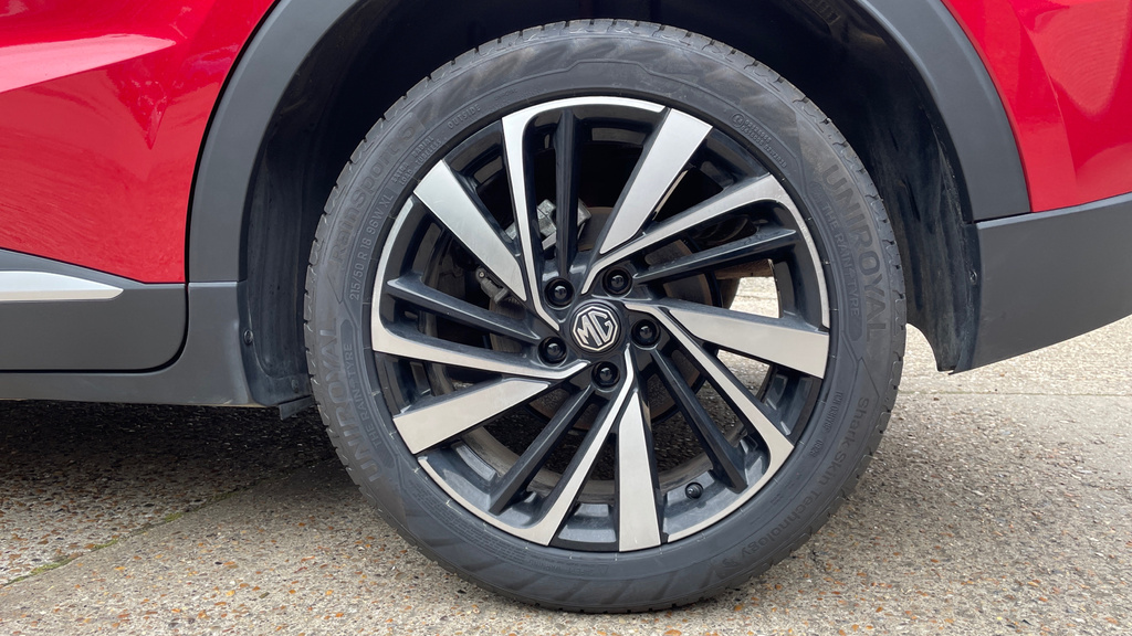 MG ZS Trophy Red #18