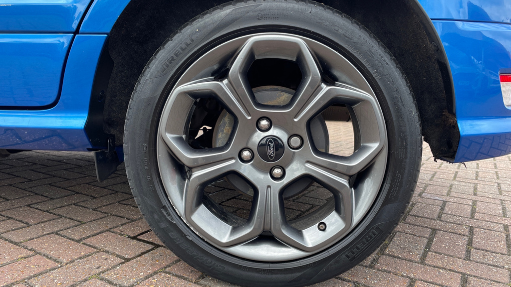 Ford Ecosport Active Silver #18