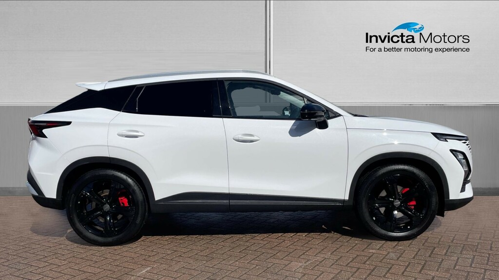Omoda 5 Petrol Noble White #2