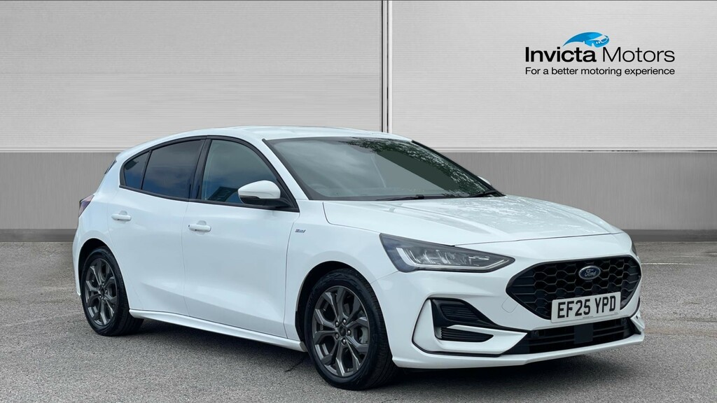 Ford Focus St-line EF25YPD White