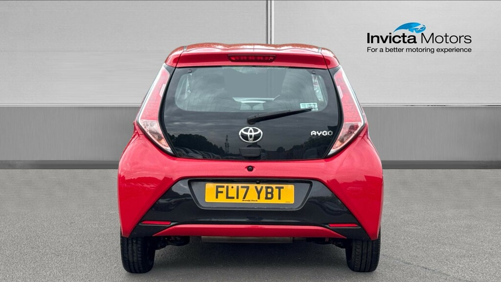 Toyota Aygo X -Play Red #4