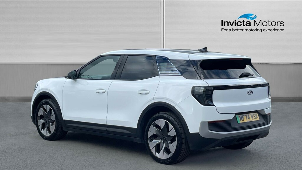 Ford Explorer Premium White #5
