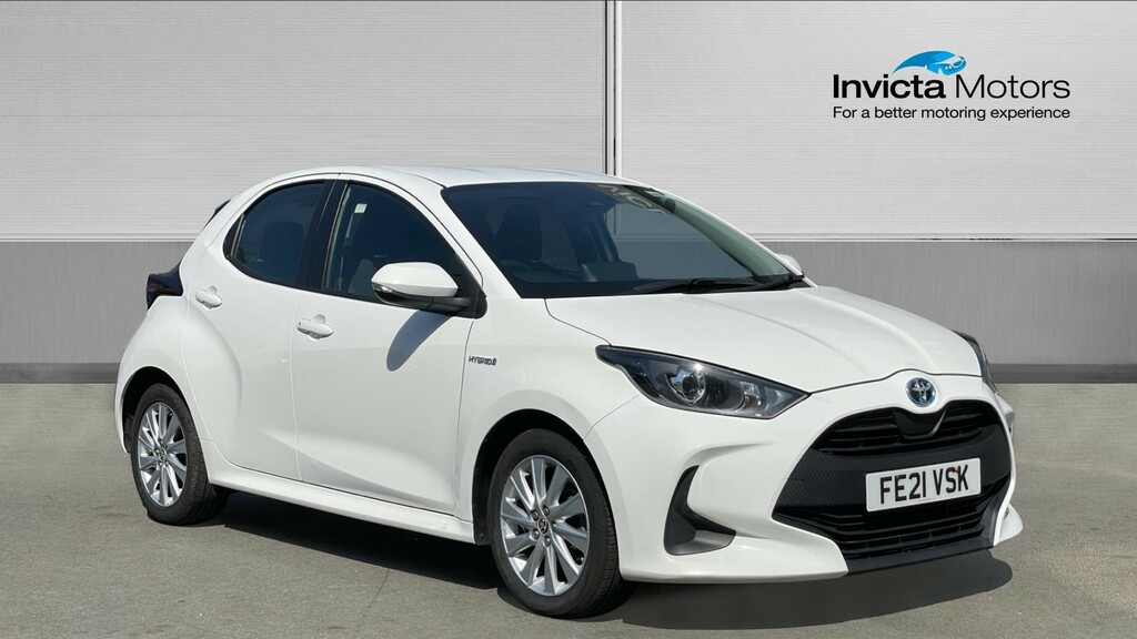 Toyota Yaris Icon White