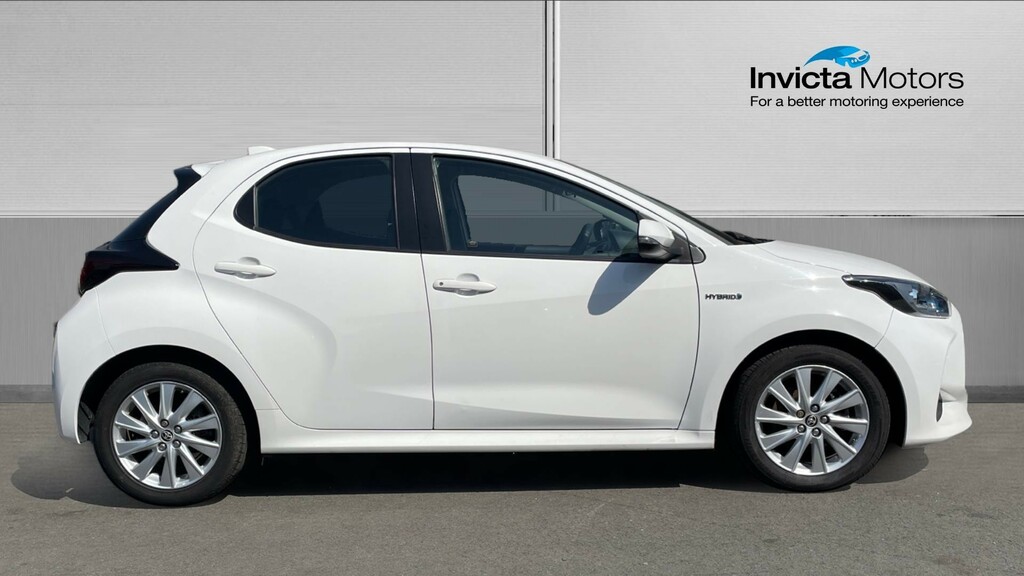 Toyota Yaris Icon White #2