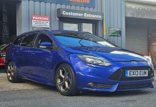Ford Focus Hatchback Grey #1