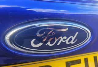 Ford Focus Hatchback Grey #42
