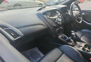 Ford Focus Hatchback Grey #18