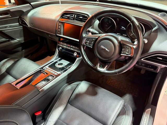 Jaguar XE 2.0D R-sport Saloon Euro 6 S S WU18OCS White #4