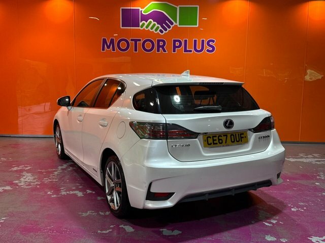 Lexus CT 1.8 200H Executive Edition Hatchback Hy White #2