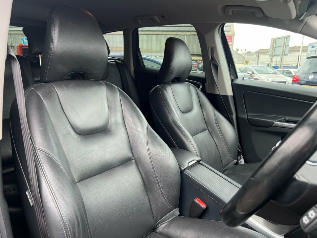 Volvo XC60 2.4L Se Lux Nav Black #5
