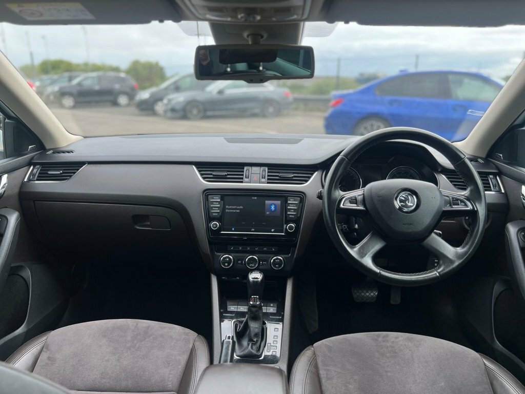 Skoda Octavia 2L Laurin Klement White #4