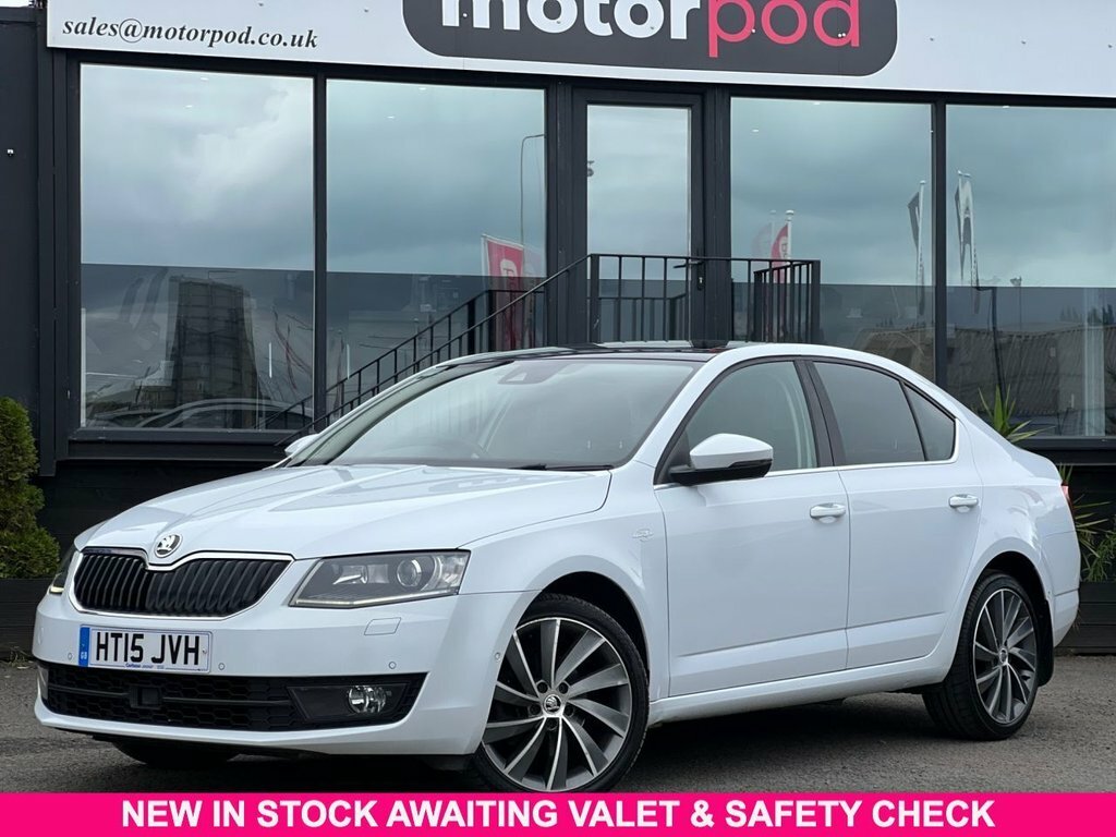 Skoda Octavia 2L Laurin Klement White