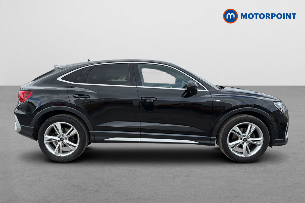 Audi Q3 35 Tfsi S Line S Tronic DA22CKF Black #3