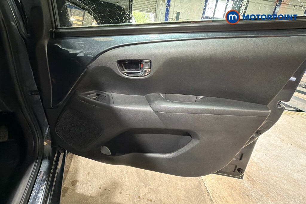 Peugeot 108 1.0 72 Collection Black #16