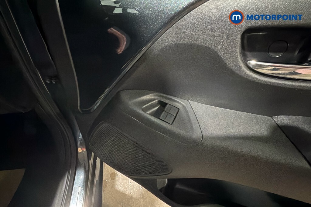 Peugeot 108 1.0 72 Collection Black #17