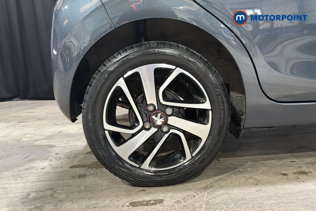 Peugeot 108 1.0 72 Collection Black #28