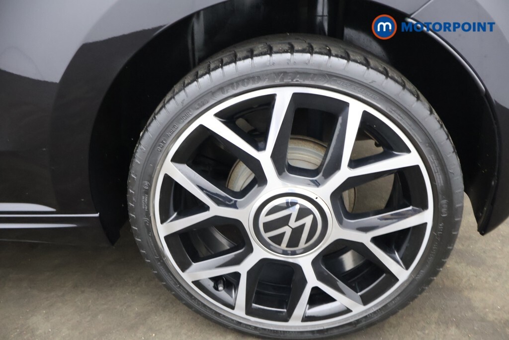 Volkswagen Up 1.0 Beats Black #24