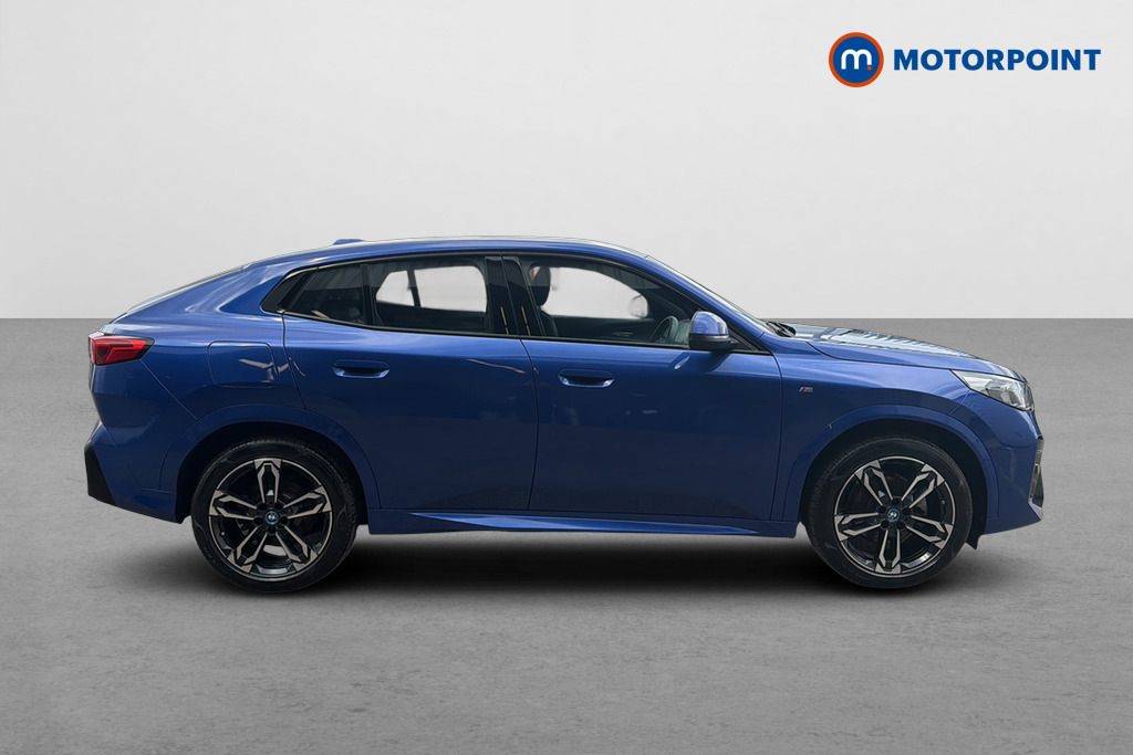 BMW iX2 150Kw Edrive20 M Sport 65Kwh Blue #4