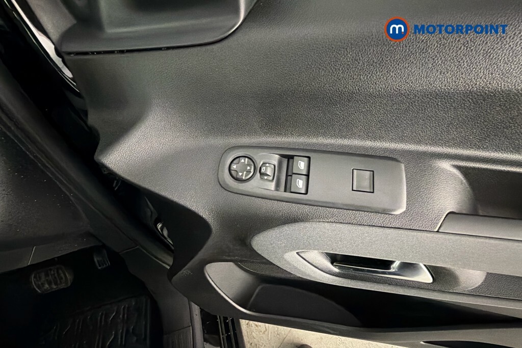 Peugeot e-Rifter Mpv Green #24