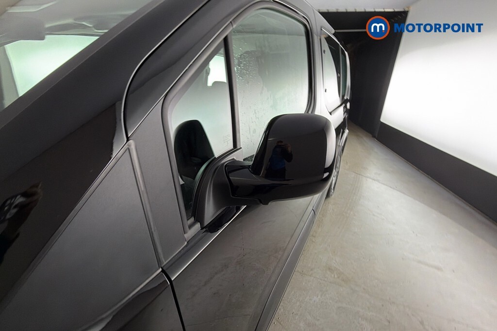 Peugeot e-Rifter Mpv Green #37