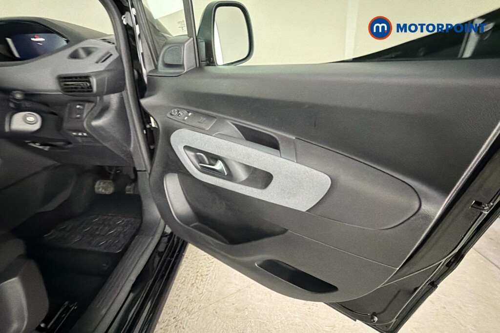 Peugeot e-Rifter Mpv Green #23