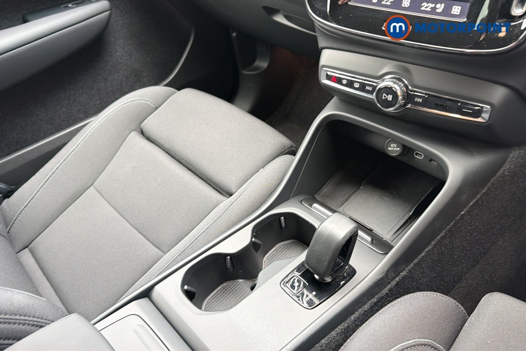 Volvo EX40 Core, Single Motor Extended Range, Black #20