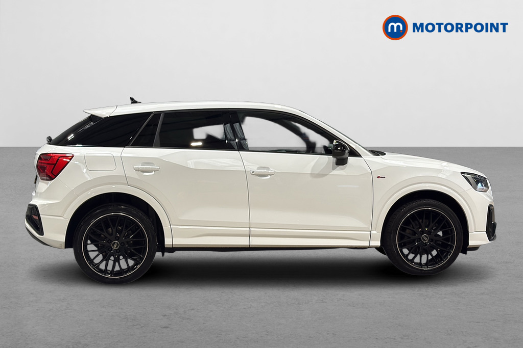Audi Q2 35 Tfsi Black Edition S Tronic SW74HHG White #4