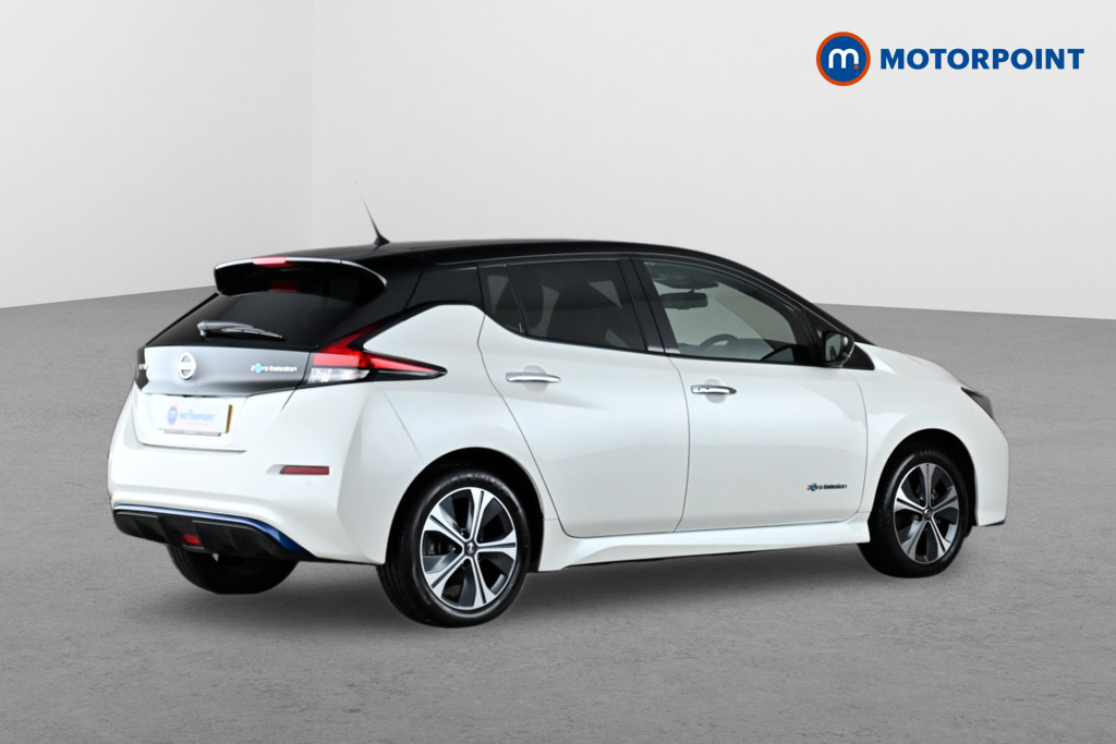 Nissan Leaf Tekna Red #7