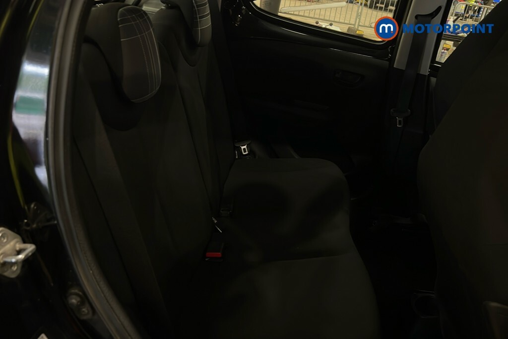Peugeot 108 Allure White #28