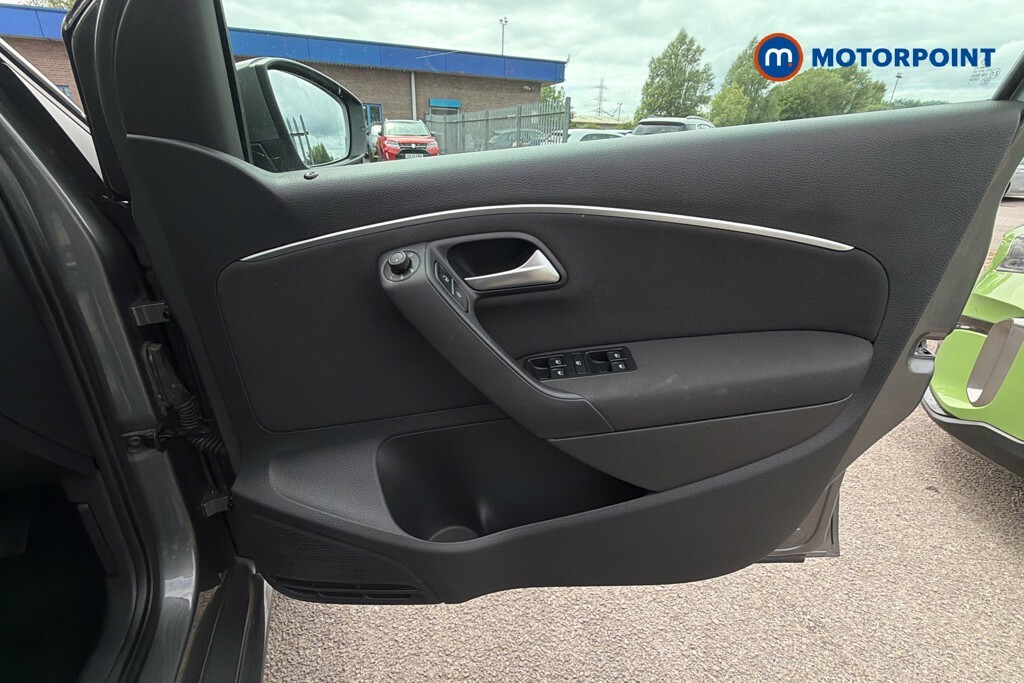 Volkswagen Polo Match Edition Grey #16
