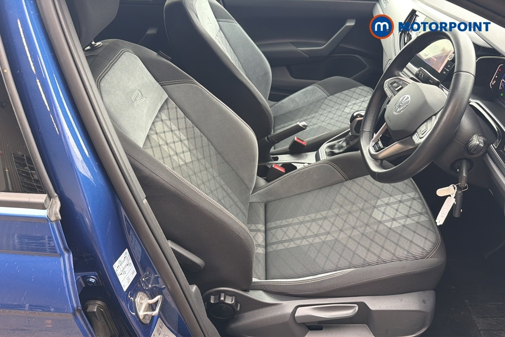 Volkswagen Polo 1.0 Life Black #25