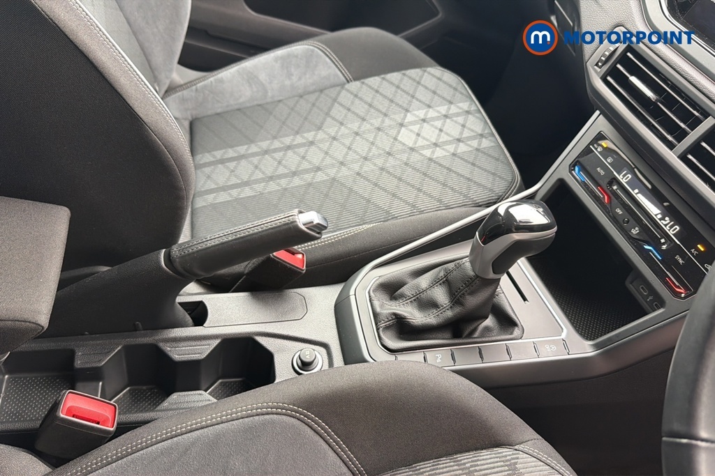 Volkswagen Polo 1.0 Life Black #20