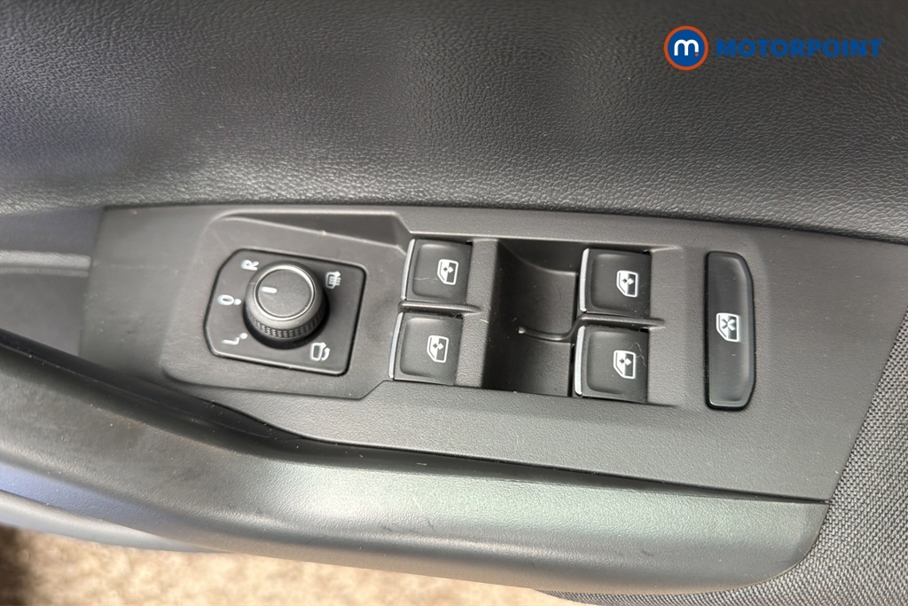 Volkswagen Polo 1.0 Life Black #23