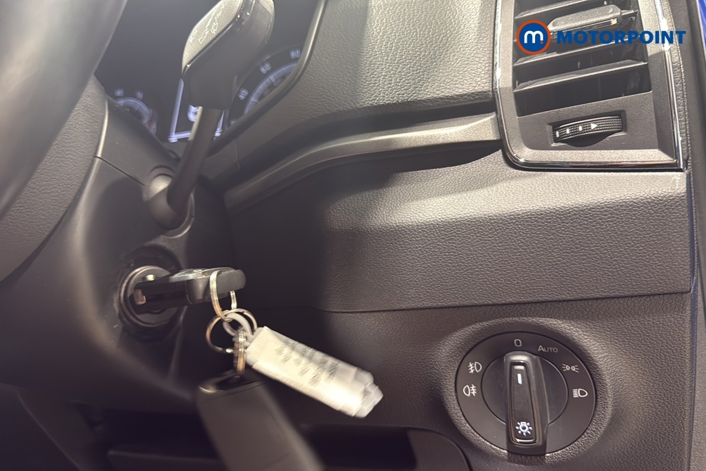 Skoda Karoq Suv Black #18